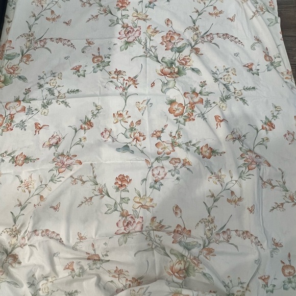 Pequot Vintage Floral King Sheet Set Flat Sheet, Fitted Sheet - Picture 5 of 6